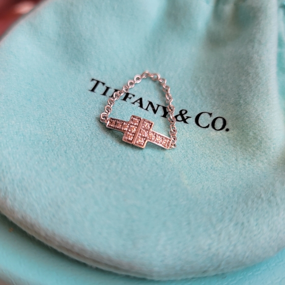 Tiffany "T" Diamond Chain Ring - Picture 10 of 10